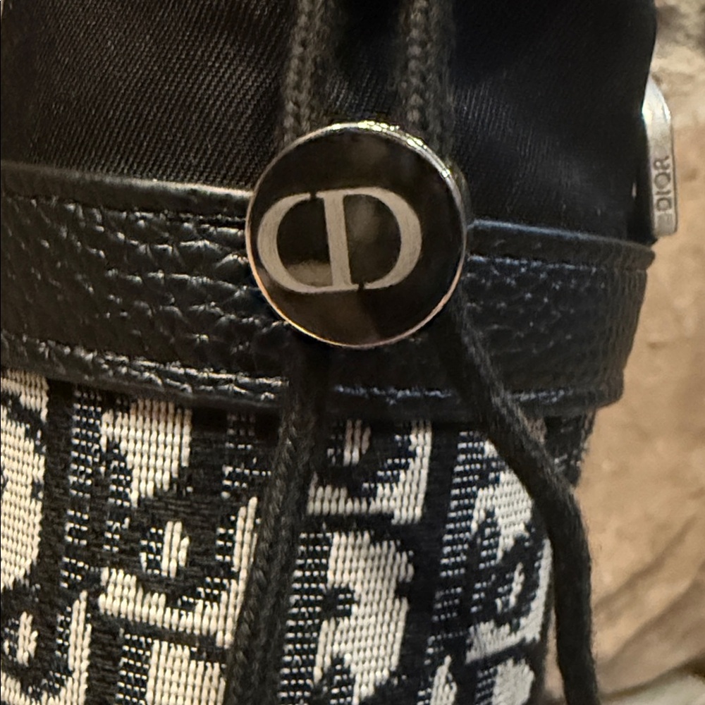 GWP - Dior Stainless Steel Bottle and Monogram Case - Picture 2 of 6